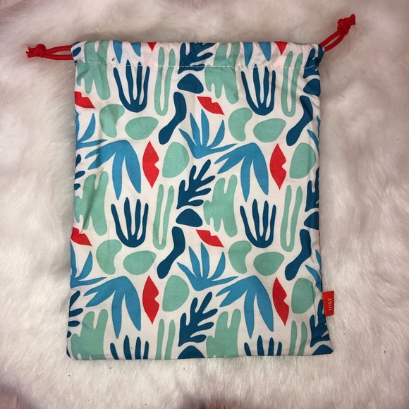 🌟 Free W/Cosmetic purchase or $4 - Picture 4 of 7